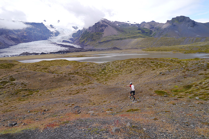 ken-looi-unicycling-in-iceland-in-2016