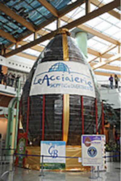 the largest chocolate easter egg ever displayed in a shopping center