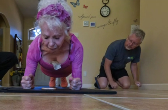 Witnesses watching Suzannah's attempt