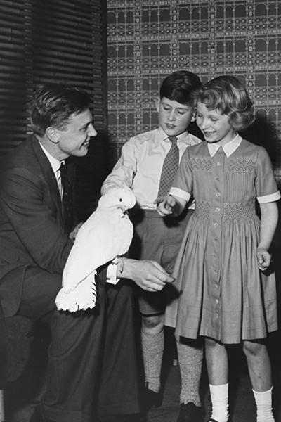 david-attenborough-1958-meeting-prince-charles-and-princess-anne