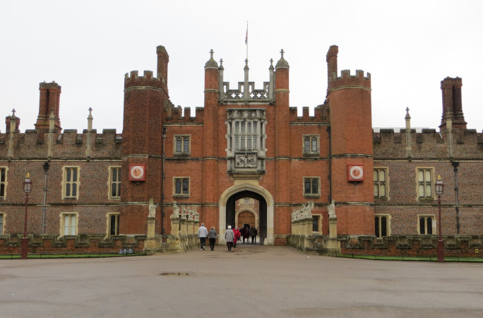 Exterior picture of the castle