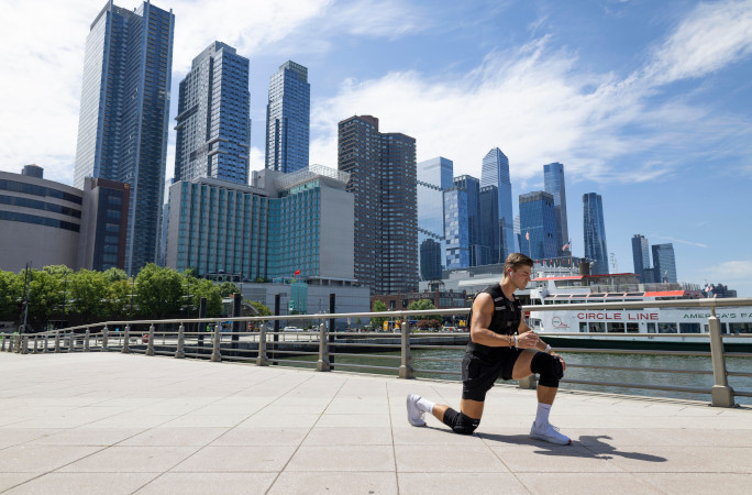 Solo shot of Austin lunging