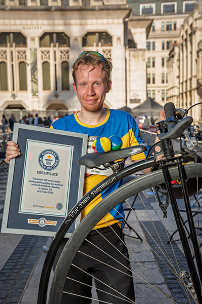 fastest-100-m-on-a-penny-farthing-while-juggling---henrik-hedstrom---with-certificate