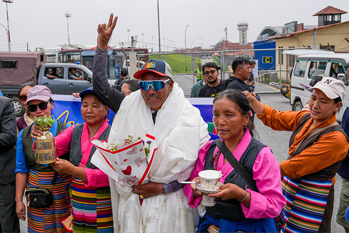 kami rita in kathmandu after his 32nd ascent of Everest