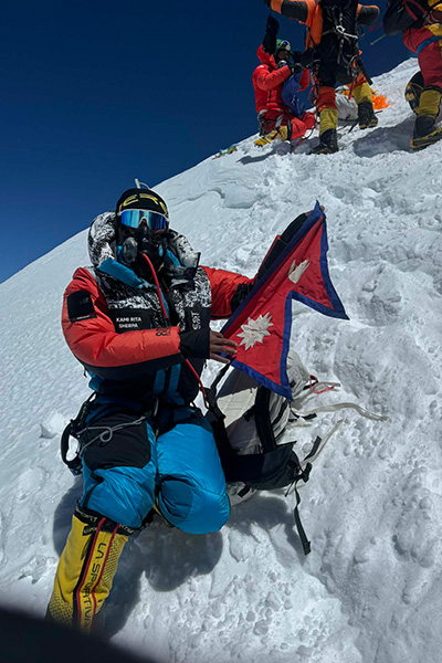 kami-rita-sherpa---32nd-ascent-of-everest-on-17-may-2026