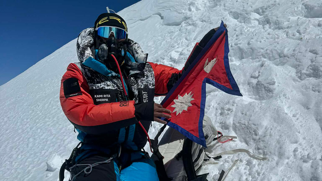 lhakpa-sherpa-and-kami-rita-sherpa-at-top-of-everest-in-may-2026