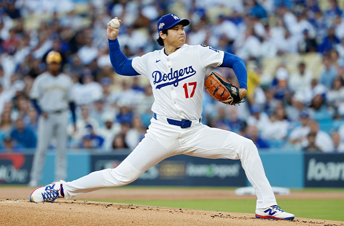 Shohei Ohtani pitching in a Dodgers uniform
