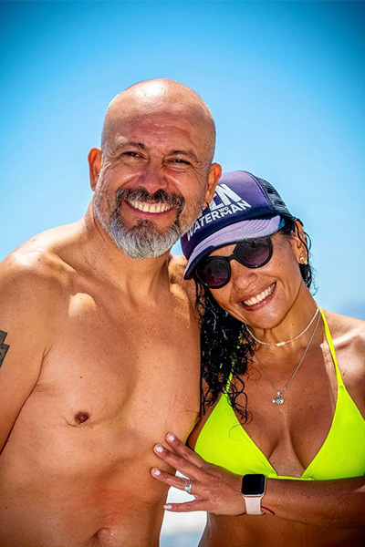 Couple Carlos and Laura posing together