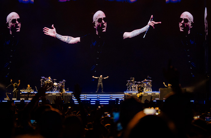 Pitbull on stage