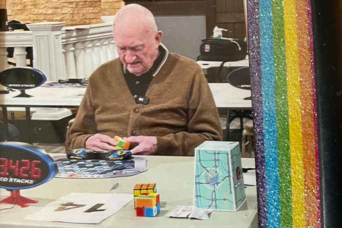 Frank cubing during his event