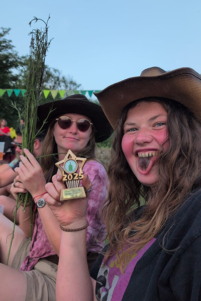 world-stinging-nettle-eating-championship-lucy-dermody-with-2025-trophy