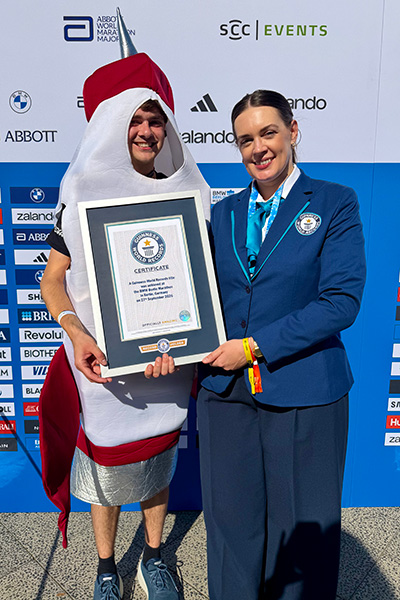 fastest marathon dressed as a spaceship