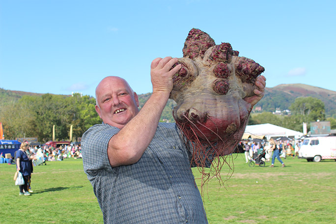 malvern-2026-heaviest-beetroot-with-grower-vincent-sjodin