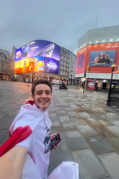 Joabe at Piccadilly Circus