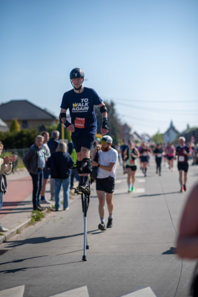 Jonathan midrace, passing other runners