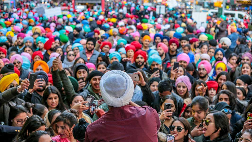 Most turbans tied in 8 hours
