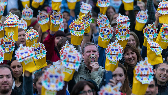 Largest gathering of people wearing hand puppets San Diego Zoo header