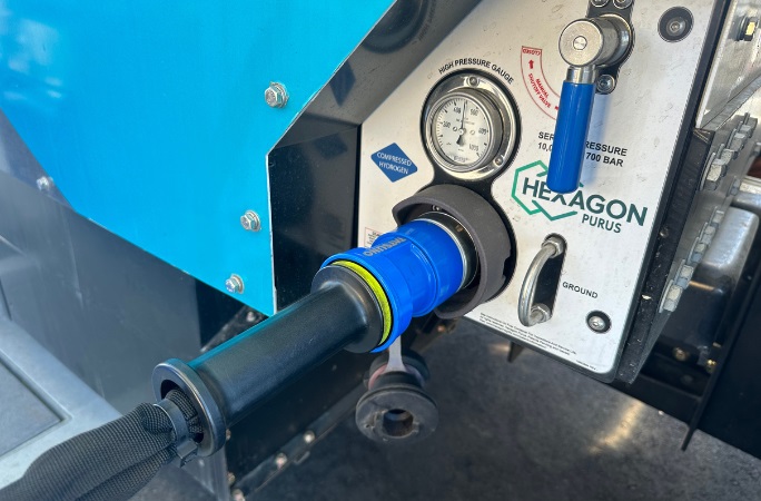 Hydrogen-fuel-cell-powered-truck-breaks-world-record
