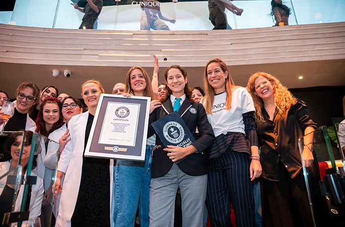 clinique spain is awarded their guinness world records certificate