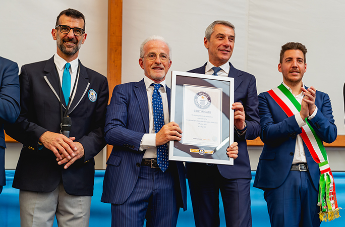 adjudicator lorezno veltri awards guinness world records certificate