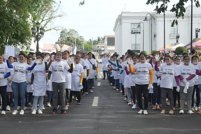 Chefs lining up for the largest nut brittle/praline attempt