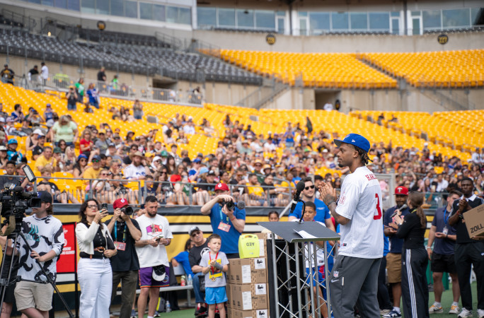 Damar Hamlin speaking to the crowd