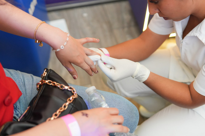 Testing a finger for hypothyroidism