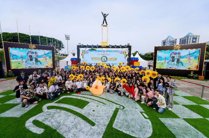 group of people who took part in the handshake