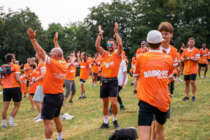 Participants clapping after the attempt finished