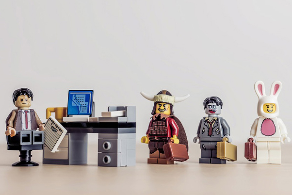 LEGO minifigures with different clothes