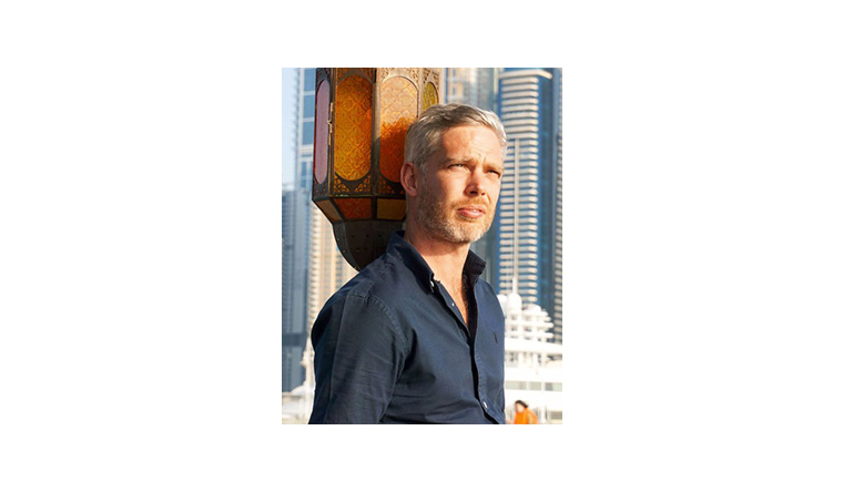 Dr Sam Willis