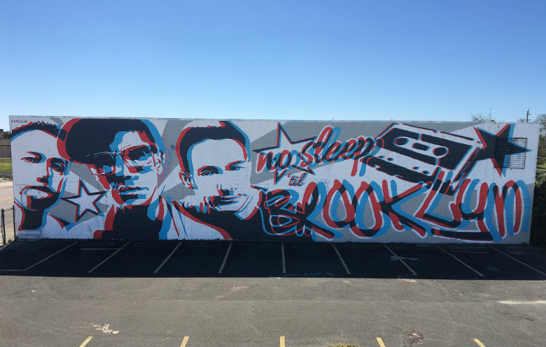 Largest anaglyph mural | Guinness World Records