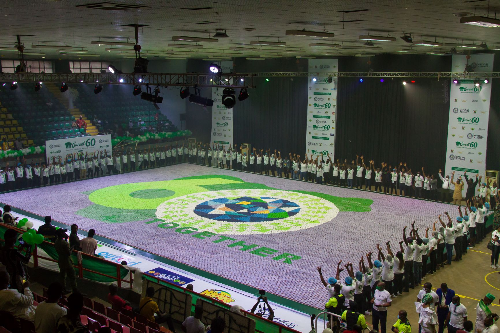 Largest cupcake mosaic (logo) Guinness World Records