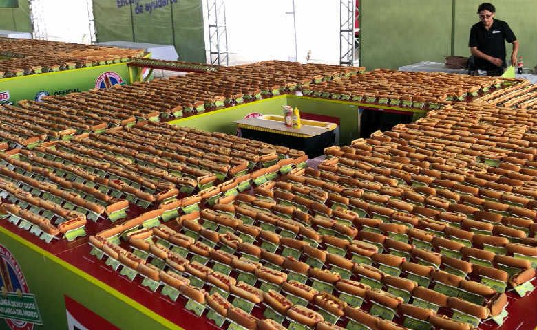 Longest line of hot dogs | Guinness World Records