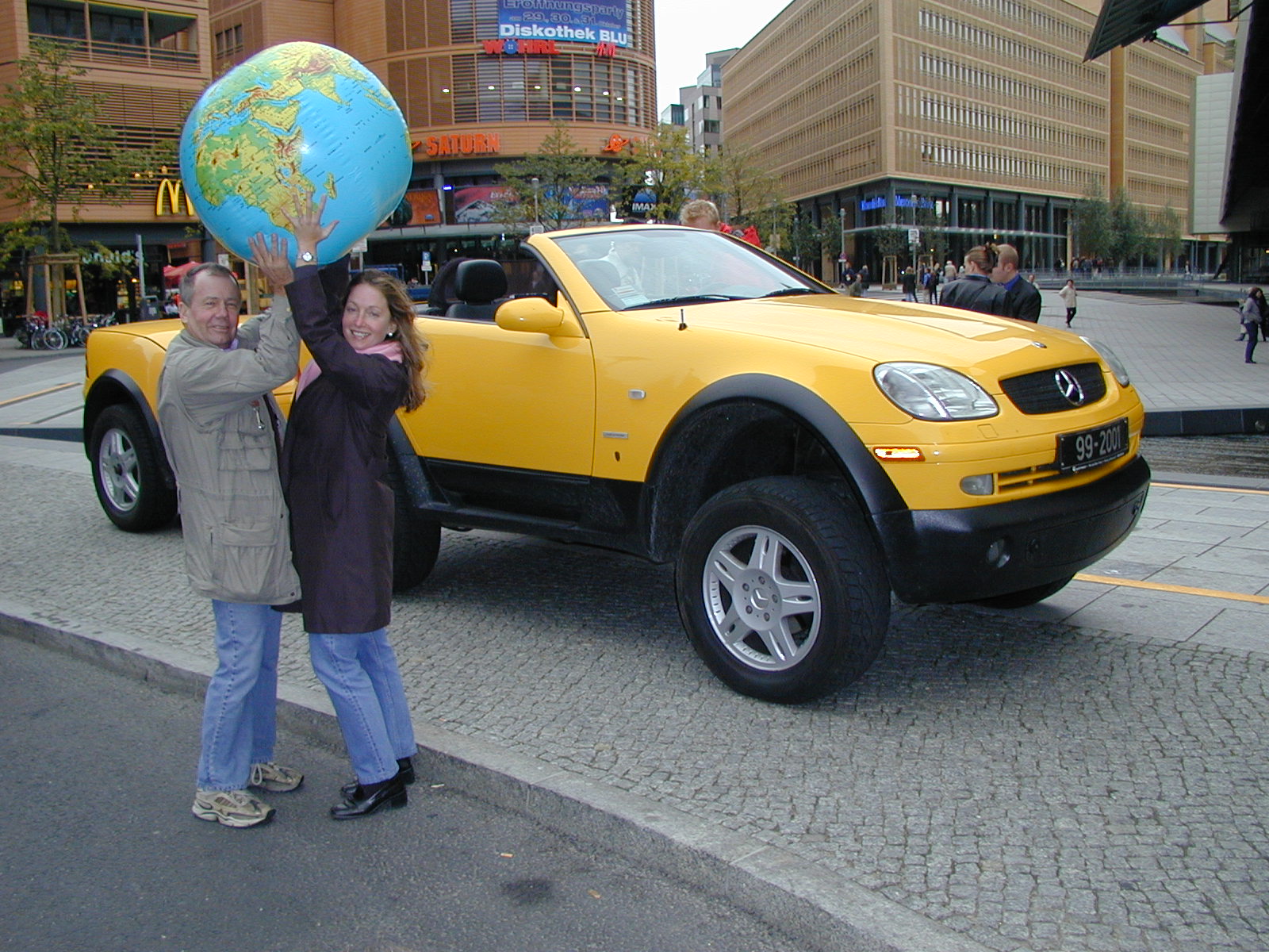 Most countries visited in a continuous journey by car | Guinness World  Records