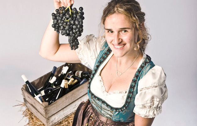 Most juice extracted from grapes by treading in three minutes (individual)